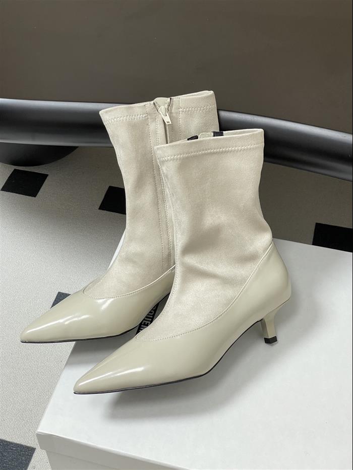 20251128172614261 370